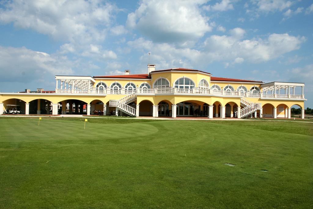 Lighthouse Golf & Spa Hotel Balchik Exterior foto Clubhouse