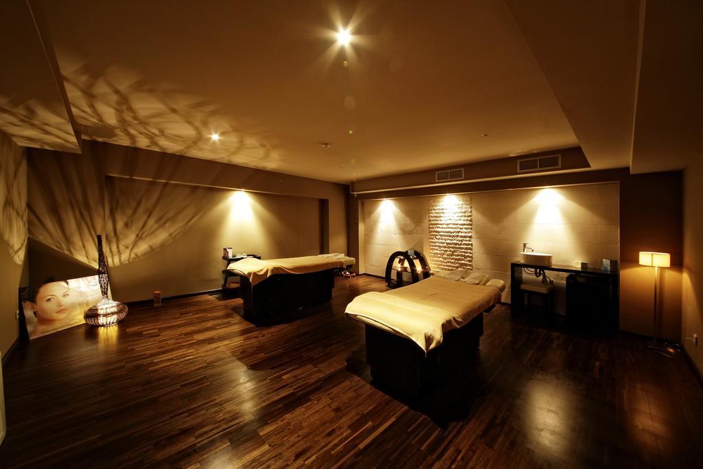Lighthouse Golf & Spa Hotel Balchik Exterior foto Spa at the Taj Bengal